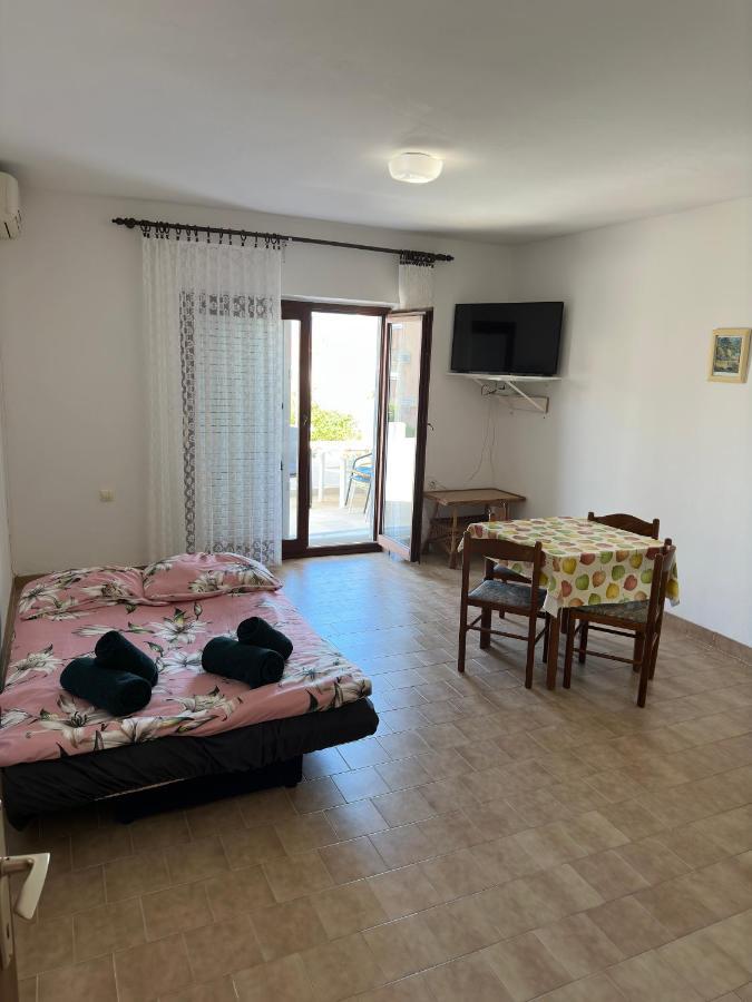Apartmani Marko 诺瓦利娅 外观 照片
