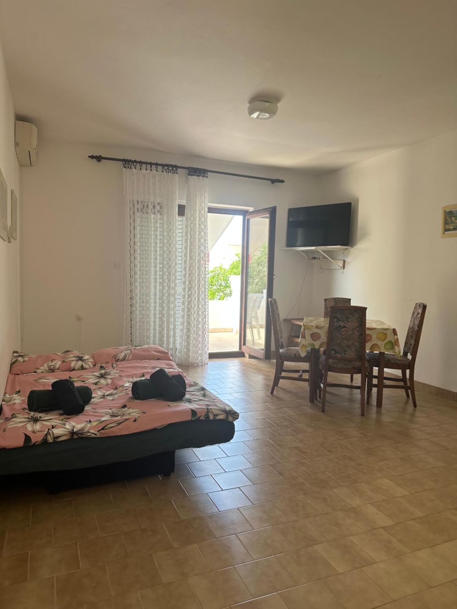 Apartmani Marko 诺瓦利娅 外观 照片